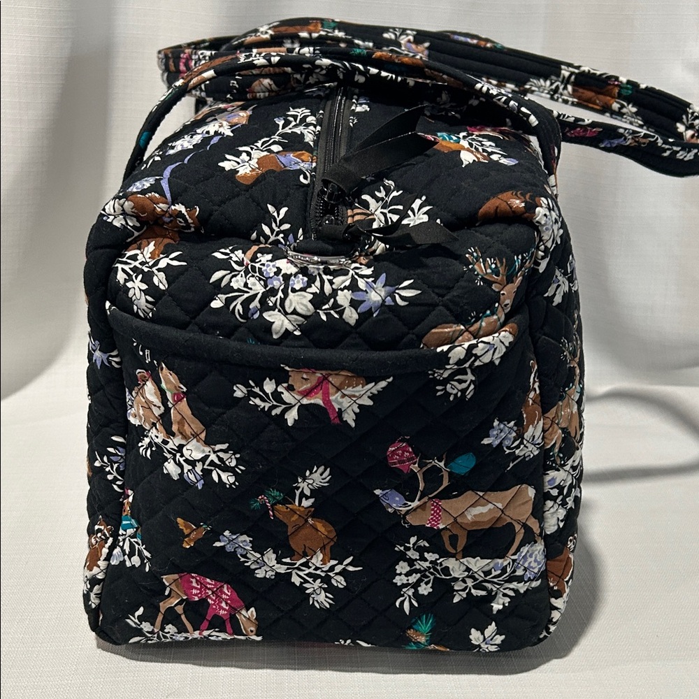 Vera Bradley Winter Deer Medium Travel Duffle Bag & Cosmetic Bag Set - Picture 4 of 11